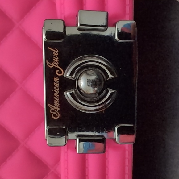 American Jewel Girls Pink Quilted Gummy Shoulder Bag with Chain Link Strap. - Picture 2 of 15